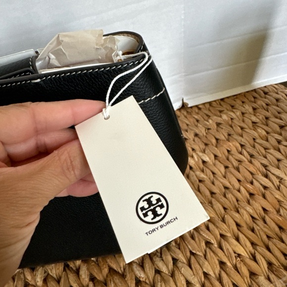 New Tory Burch Felix Bucket Bag Leather Black Crossbody Purse 144028 - Picture 2 of 11